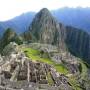 Pérou - Le Machu Pich. La montagne a l´arriere, c´est le Wayna Pichu (wayna:jeune... Machu:vieux en quechua), Lors de son ascencion, j´ai retrouve Michi (du lac Titicaca) et 4 francais rencontres plus tot.